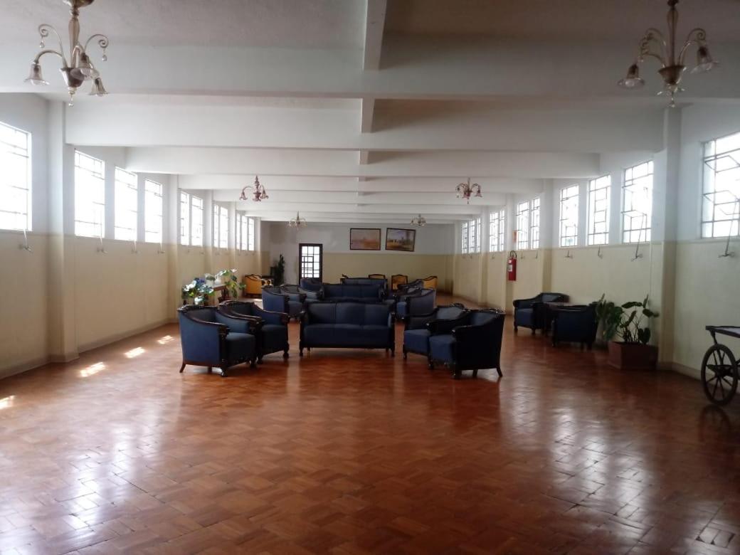 למבארי Apartamento No Condominio Imperial מראה חיצוני תמונה
